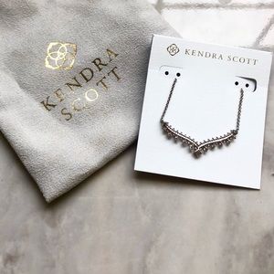 “Vern” style necklace